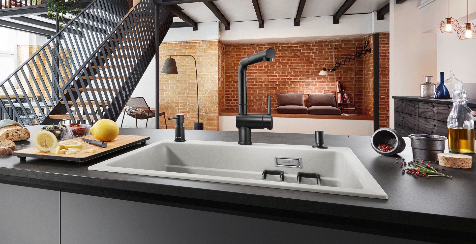 Дозатор для жидкого мыла Бланко Lato черный матовый 525789 фото 5 Дозатор для жидкого мыла Blanco Lato черный матовый 525789 фото 5