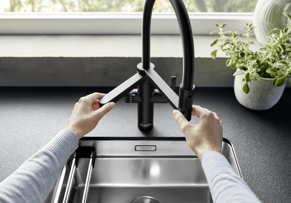Смеситель 3-в-1 Blanco EVOL-S Pro Filter матовый черный 526636